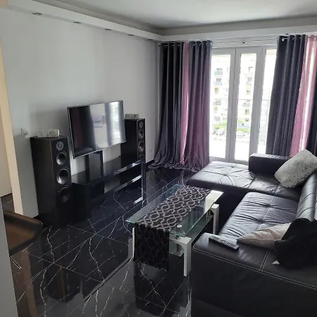 Apartamento Tenisowa