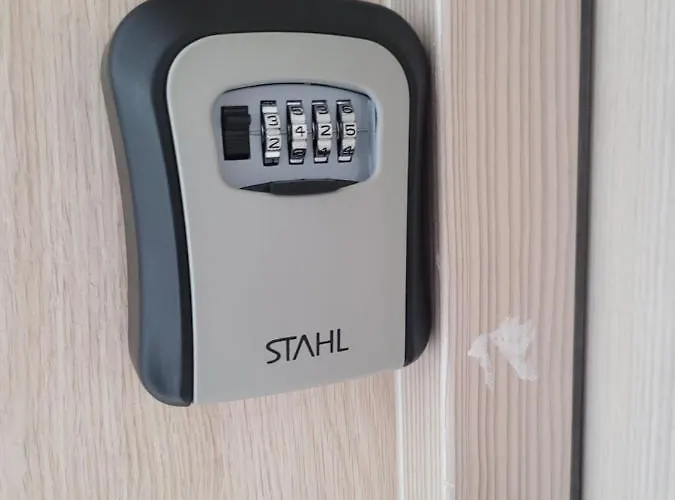 Tenisowa 아파트 *